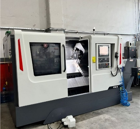 1 Monat alte 8&quot; Dener TTH 8 CNC-Drehmaschine mit C-Achse