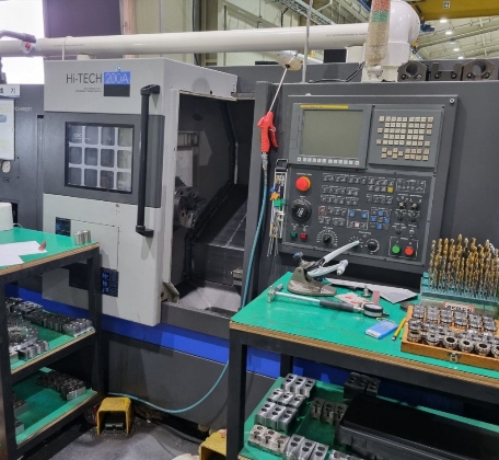 2013 MODELL HWACHEON Hi-TECH 200A