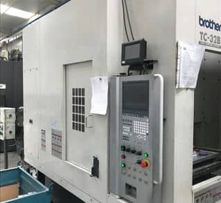 BROTHER TC - 32BN - QT Doppeltisch-CNC-Vertikalbearbeitungszentrum