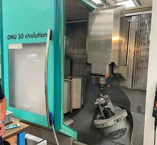 VERTIKALES CNC-BEARBEITUNGSZENTRUM DECKEL MAHO DMU 50 EVOLUTION