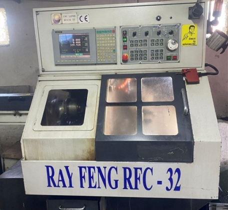 Rayfeng RFC 32 Gang-CNC-Drehmaschine