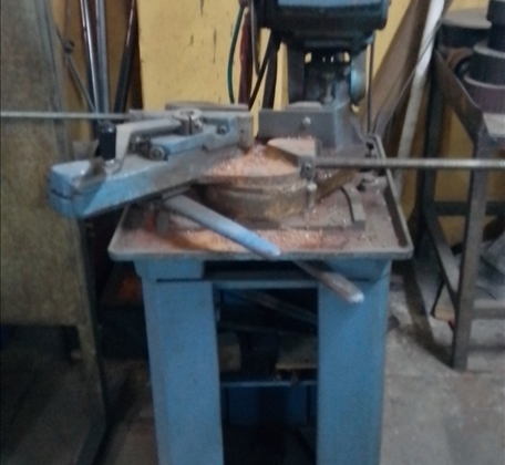 SÄGEMASCHINE DER MARKE IMAK ZU VERKAUFEN