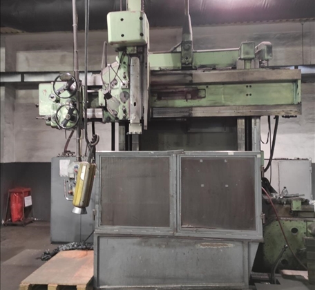 Vertikale Revolverdrehmaschine TOS SK 12