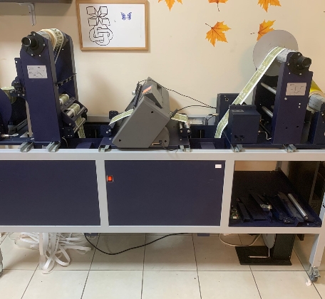 Plotter für digitale Rollenetikettenschneidemaschine – Scorpio SCR22PL