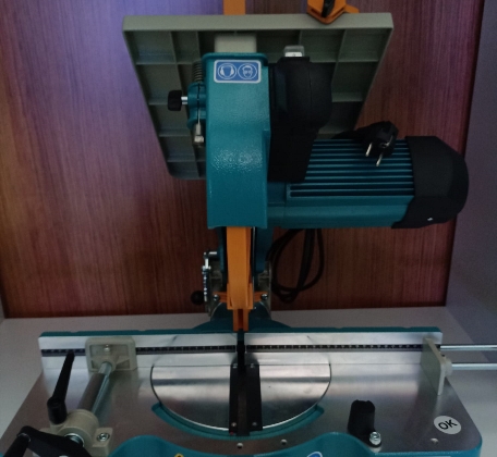 Gehrungsschneidemaschine