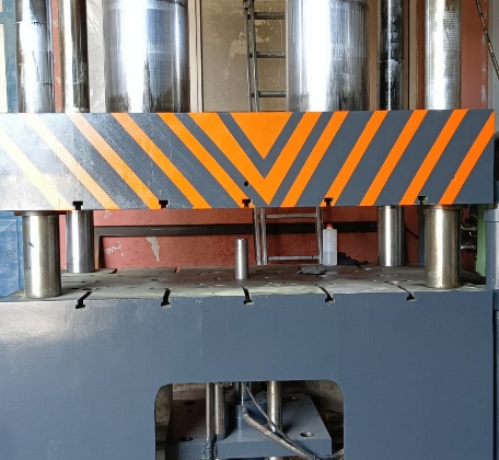 800 Tonnen hydraulische Presse, breiter Tischwechsel mit automatischem Wechsel mit Borwek