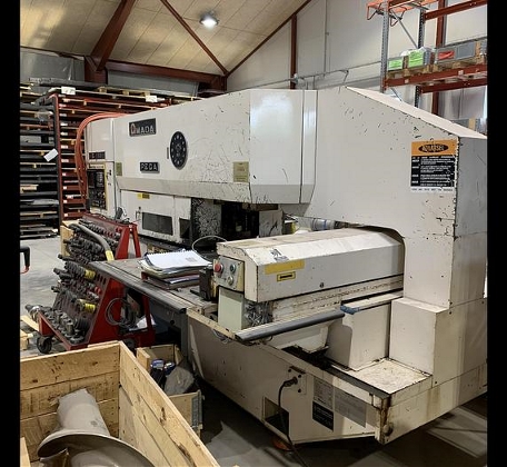 GEBRAUCHTE CNC-REVOLVERSTANZE HERSTELLER AMADA, MODELL PEGA 244/2040