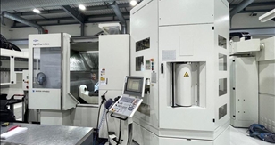 Bearbeitungszentrum - Universal MIKRON-AGIE CHARMILLES HPM 800