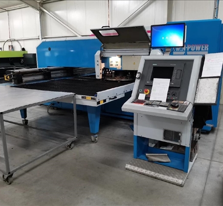 Laser-Schneide-Maschine FINN-POWER A4