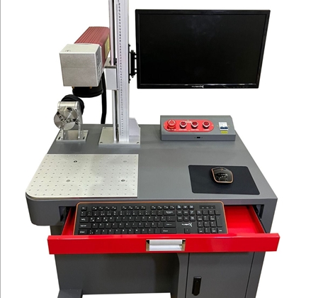 50 W Raycus QB Faserlaser-Markierungsmaschine (Versandinstallation)