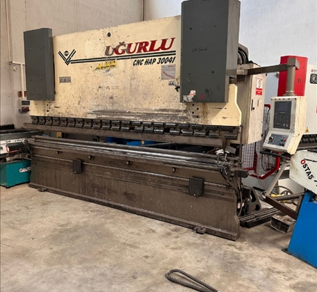 UĞURLU MARKA 4 MT 300 TON 3 EKSEN CNC ABKANT PRES