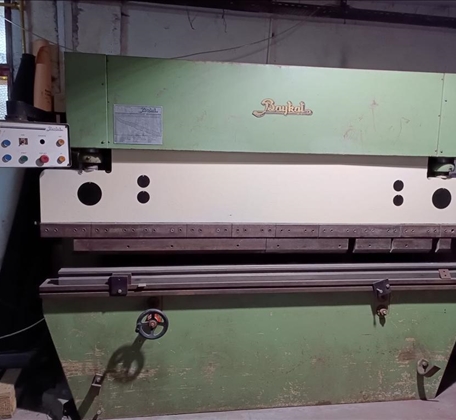 BAYKAL MARKE 2,5 M 4 MM MOTORISIERTE GUILLOTINE