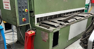 2600 x 8 mm hydraulische Tafelschere der Marke Baykal