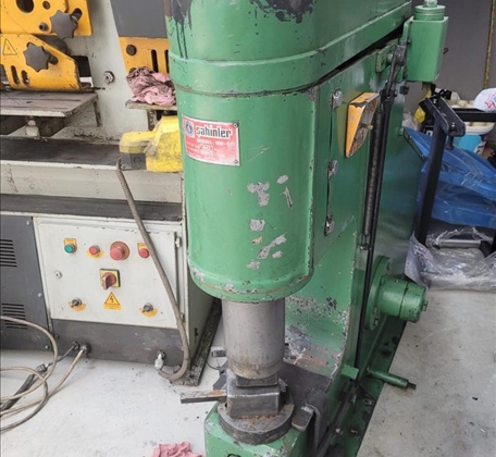 SAHMERDAN 40 KG SCHMIEDEPRESSE