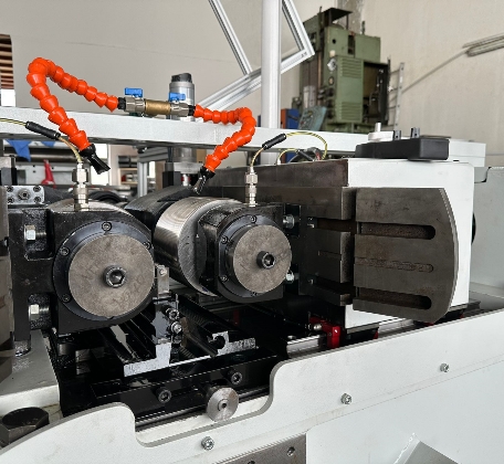 Schraubenwalzmaschine