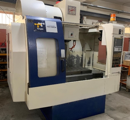 CNC-VERTIKALE BEARBEITUNGSTOPPER TONGTAİ TMV 1050A