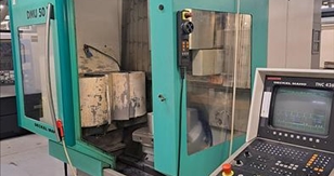 GEBRAUCHTES 5-ACHS-VERTIKAL-BEARBEITUNGSZENTRUM HERSTELLER. DECKEL/MAHO, MODELL