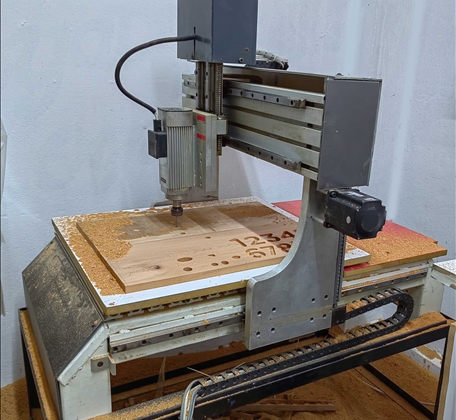3-ACHSEN-HOLZ-CNC-Fräsmaschine