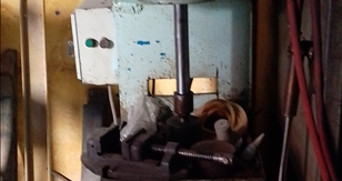 30 TONNEN HYDRAULISCHE PRESSMASCHINE TYP C ZU VERKAUFEN