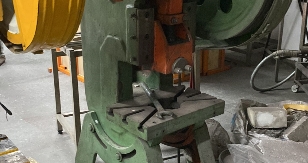 Exzenterpresse (bei Nullstellung)