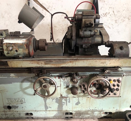 RUNDSCHLEIFMASCHINE DER MARKE TOYODA