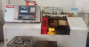 Yang CNC-Drehmaschine dringend